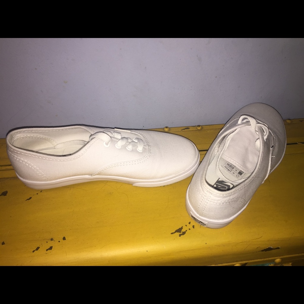 Kids size 2.5 white Vans